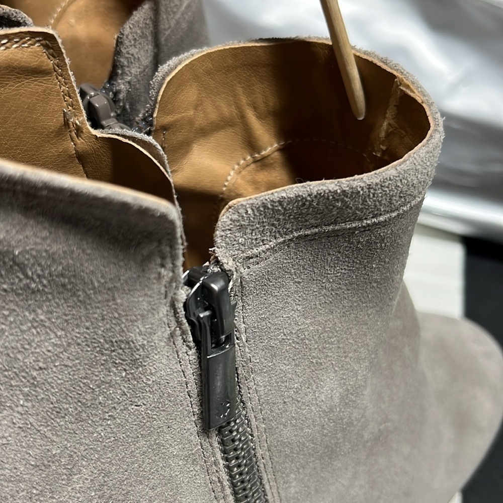 Lucky Brand Noryn Boot Womens US 9 Eu 40 Gray Suede Side Zip - Picture 14 of 15